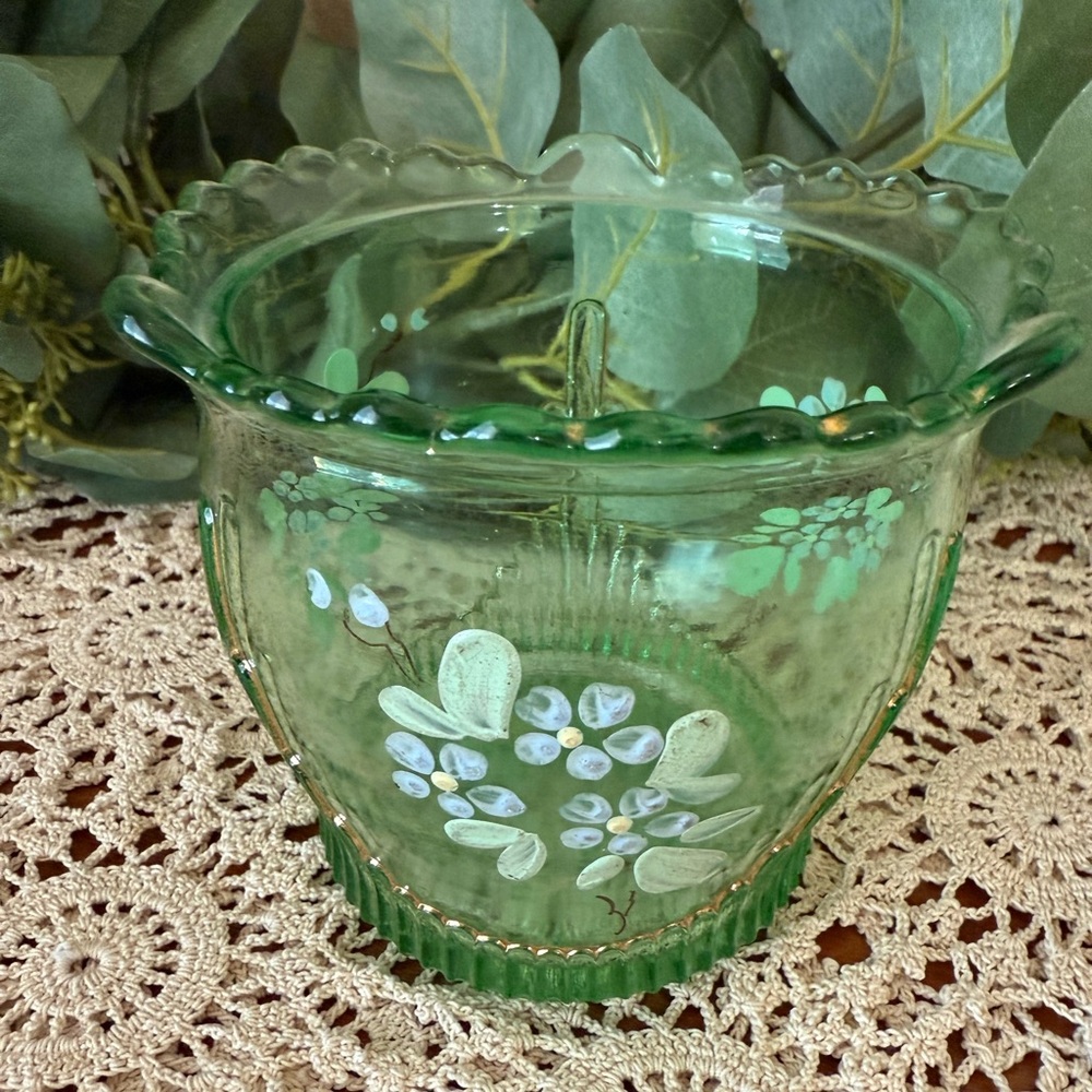 Fenton art Green Glass Floral Vase